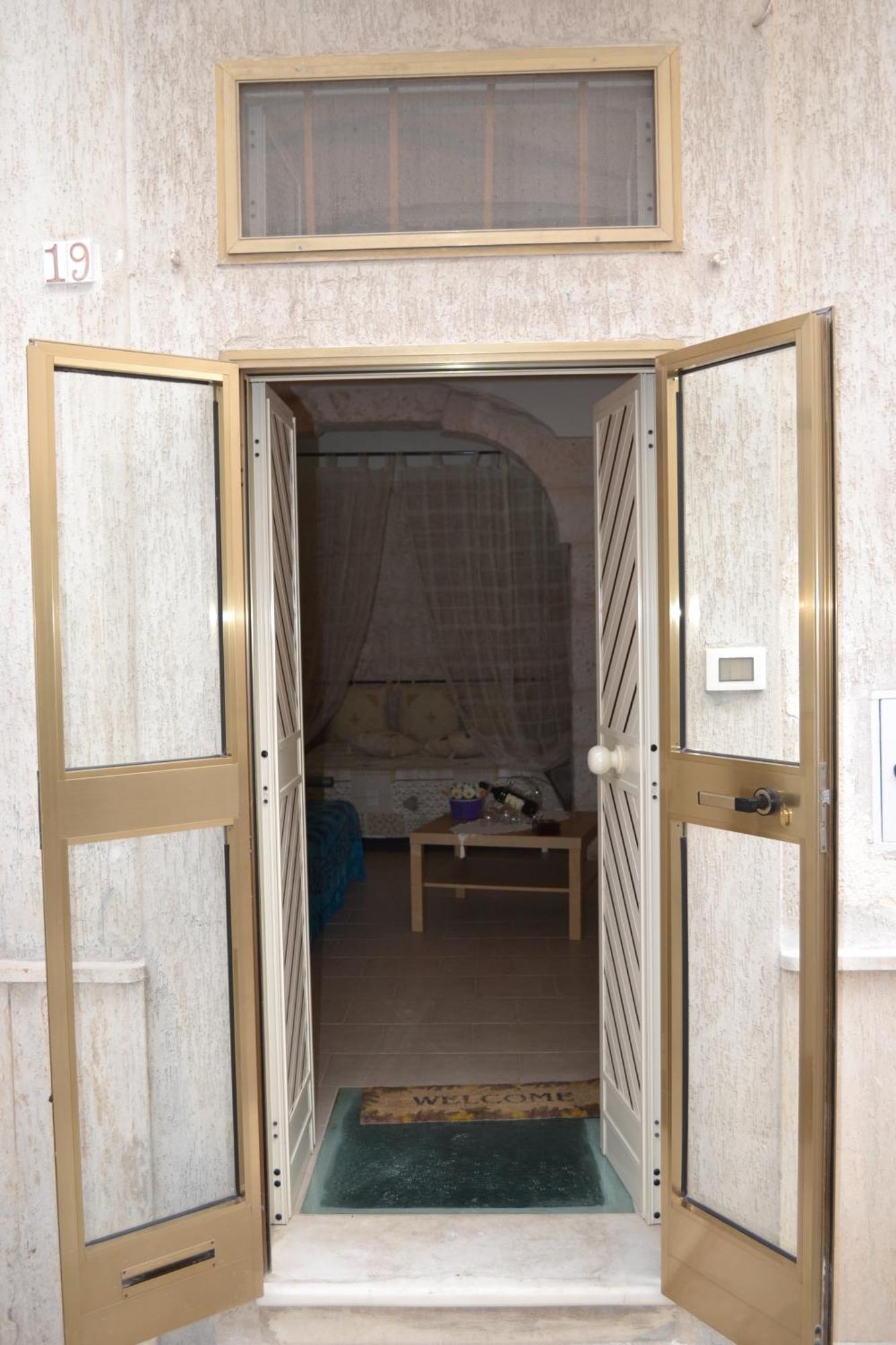 オストゥーニCasa Francescaアパートメント エクステリア 写真